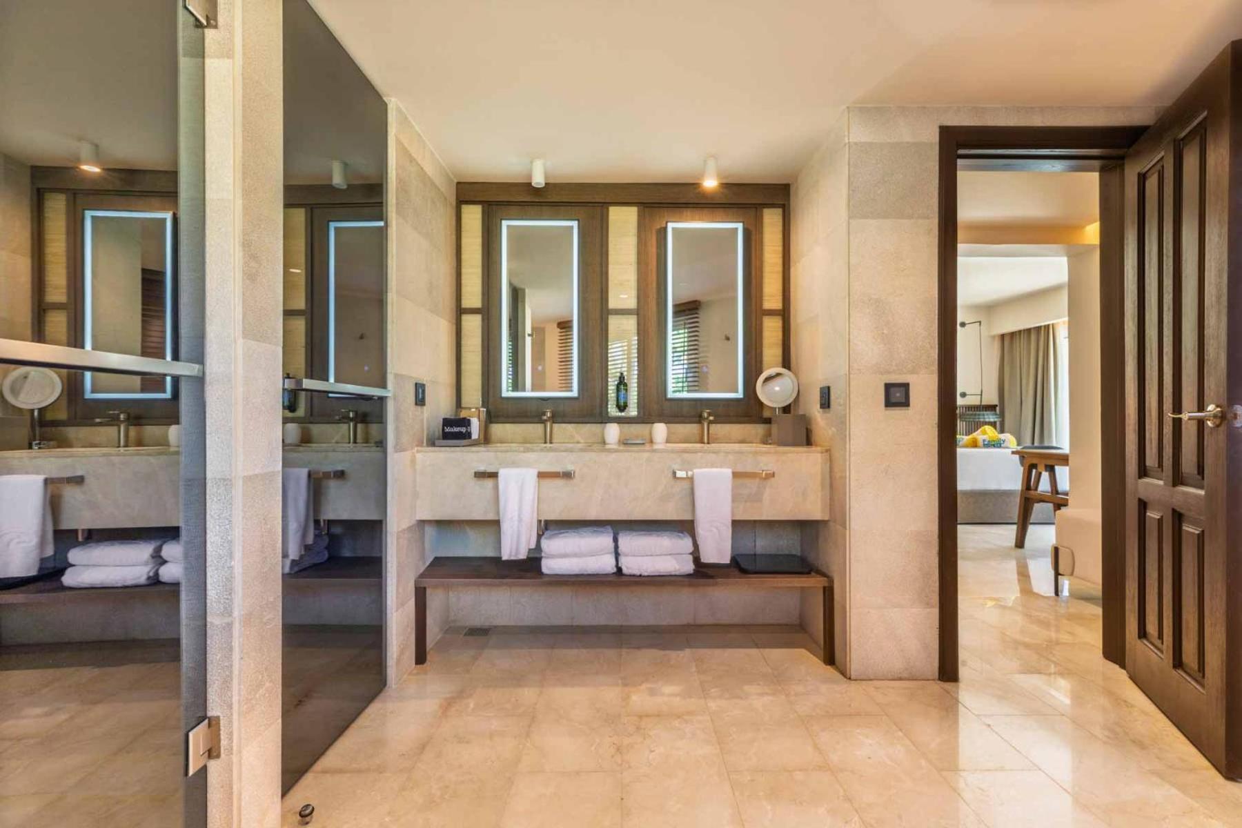 Suite Junior Superior familiar con vistas al jardín