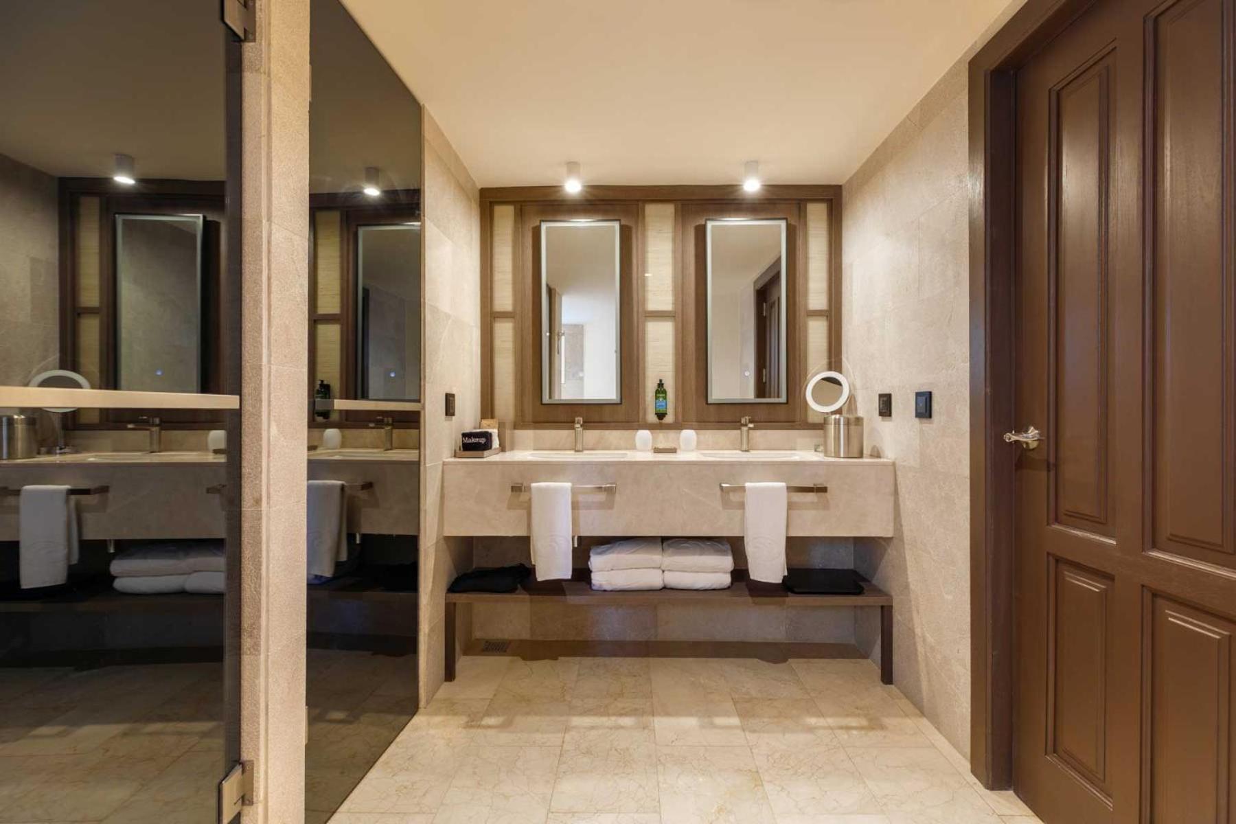 Suite Familiar con vistas al jardín